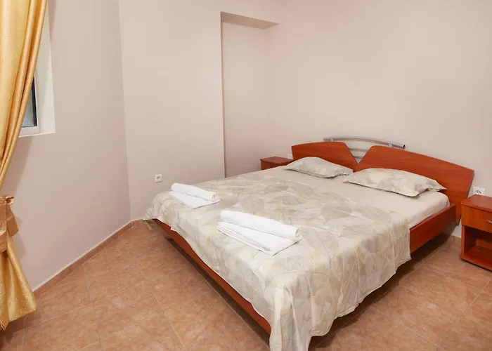 Family Summer Hotel 2*